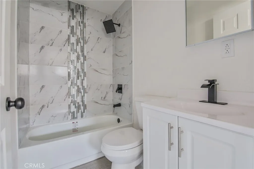 430 W 64th, Los Angeles, California 90003 home-pic-16